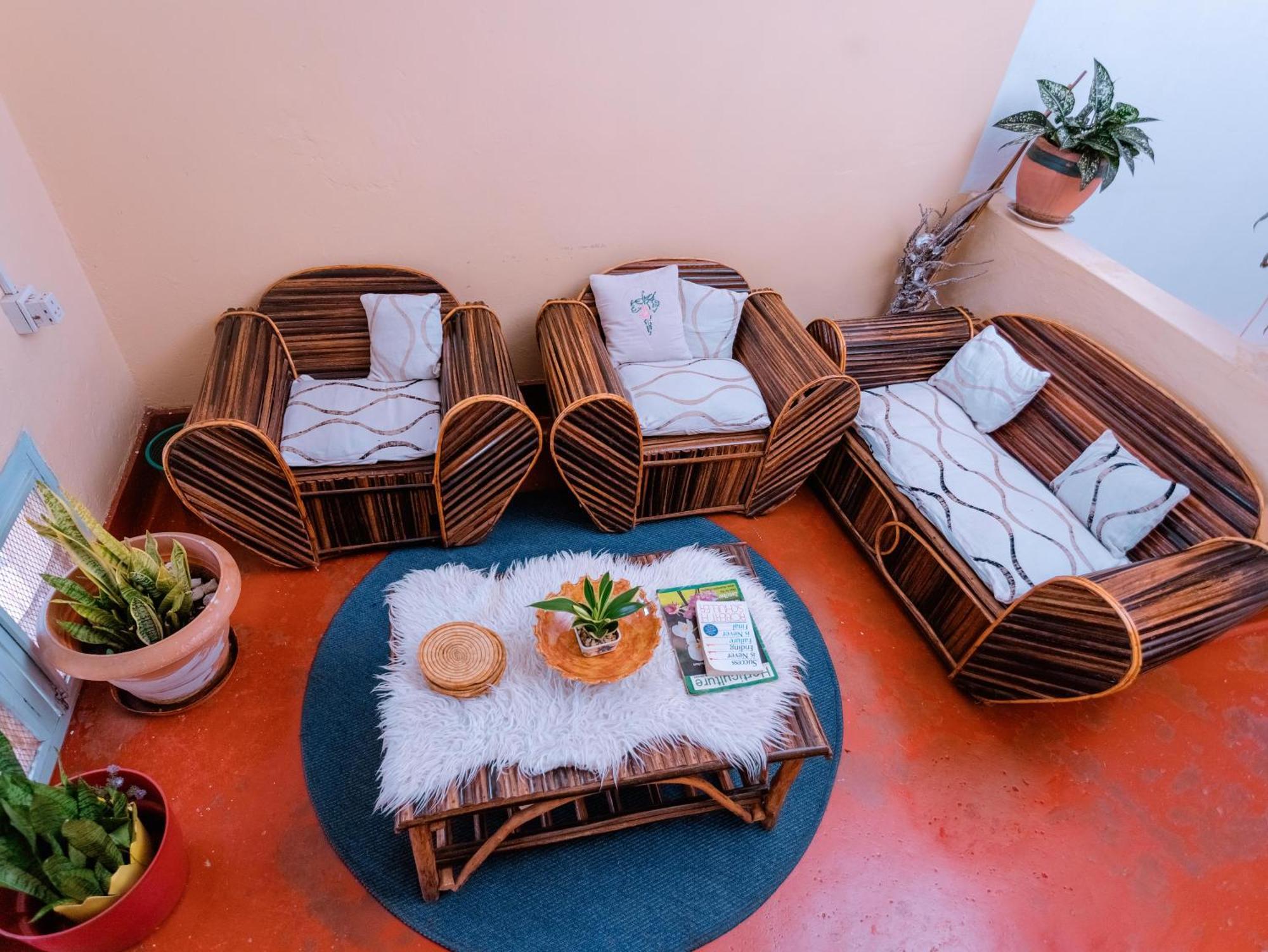 מושי Faraja Homestay- Seamless Comfort In The Heart Of The City - Free Wifi, Warm Hospitality, And Local Delights Await מראה חיצוני תמונה