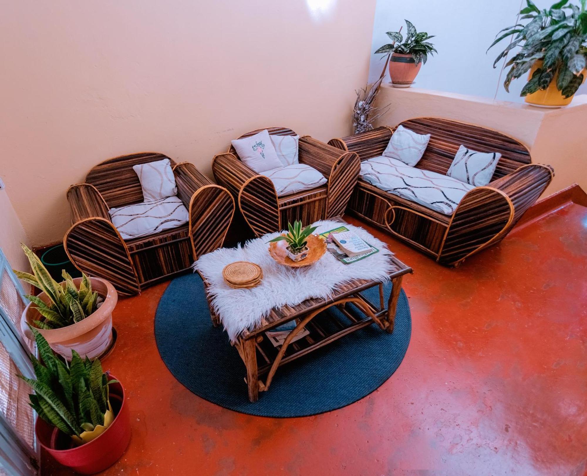 מושי Faraja Homestay- Seamless Comfort In The Heart Of The City - Free Wifi, Warm Hospitality, And Local Delights Await מראה חיצוני תמונה