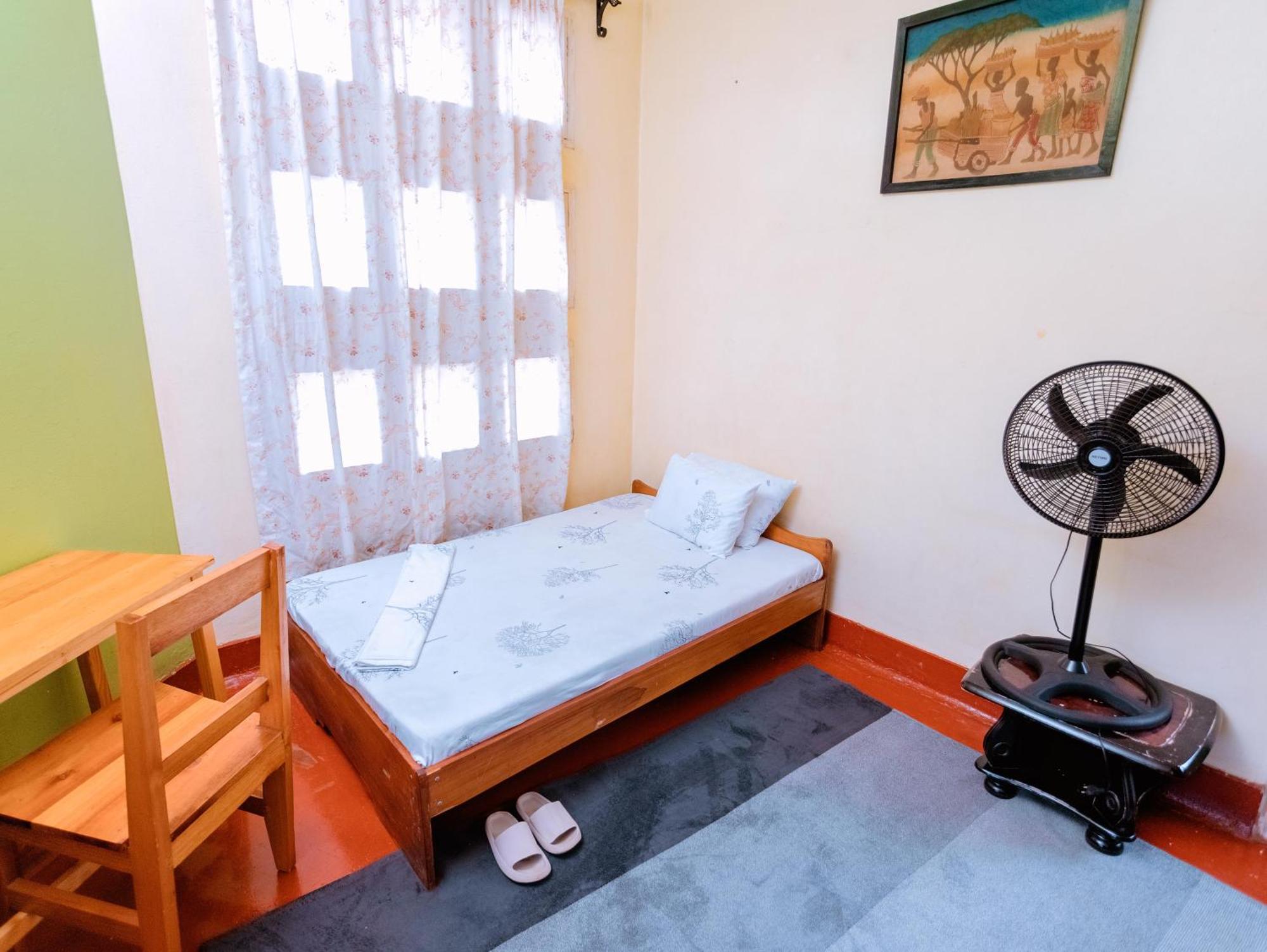 מושי Faraja Homestay- Seamless Comfort In The Heart Of The City - Free Wifi, Warm Hospitality, And Local Delights Await מראה חיצוני תמונה