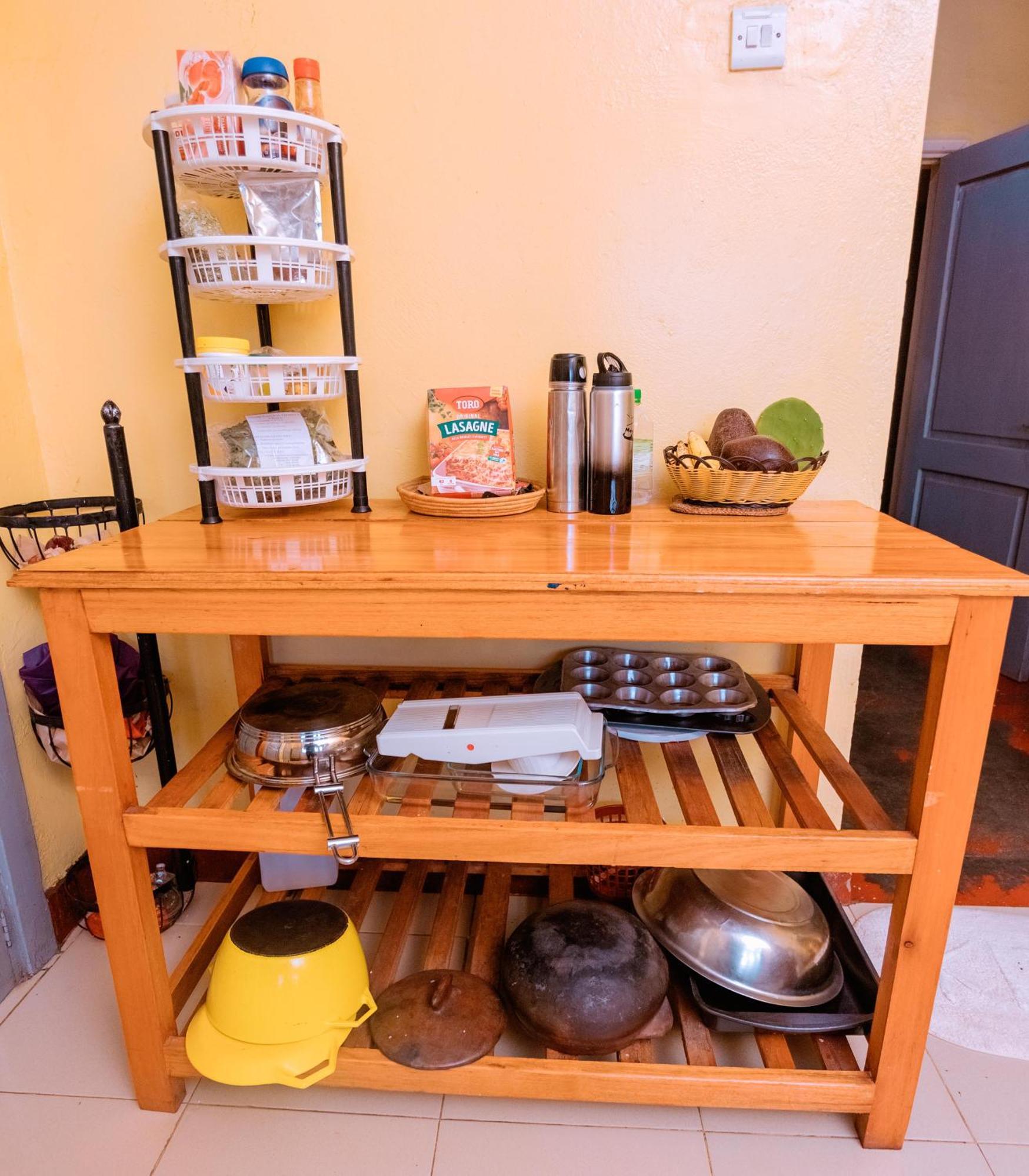 מושי Faraja Homestay- Seamless Comfort In The Heart Of The City - Free Wifi, Warm Hospitality, And Local Delights Await מראה חיצוני תמונה